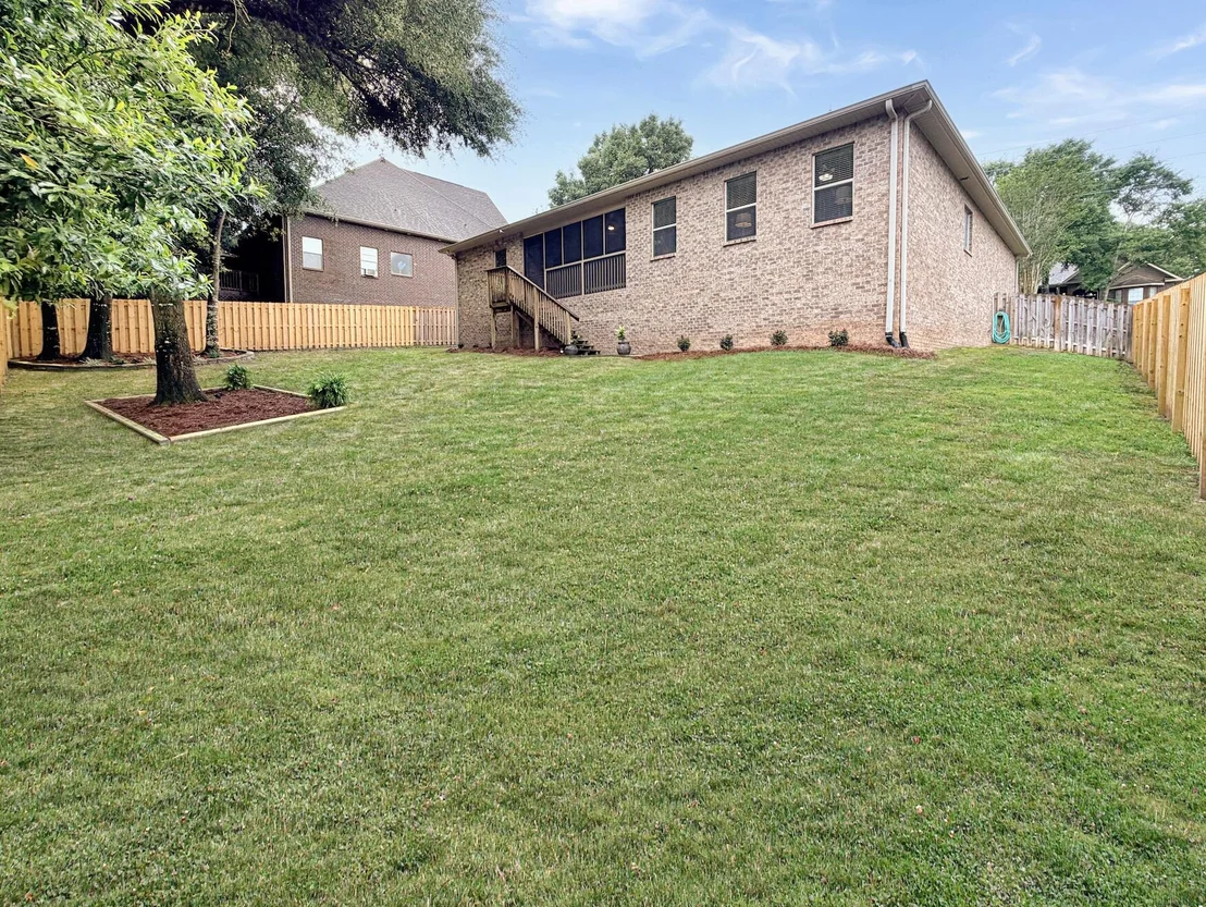 Photo of 616 Red Fern Road