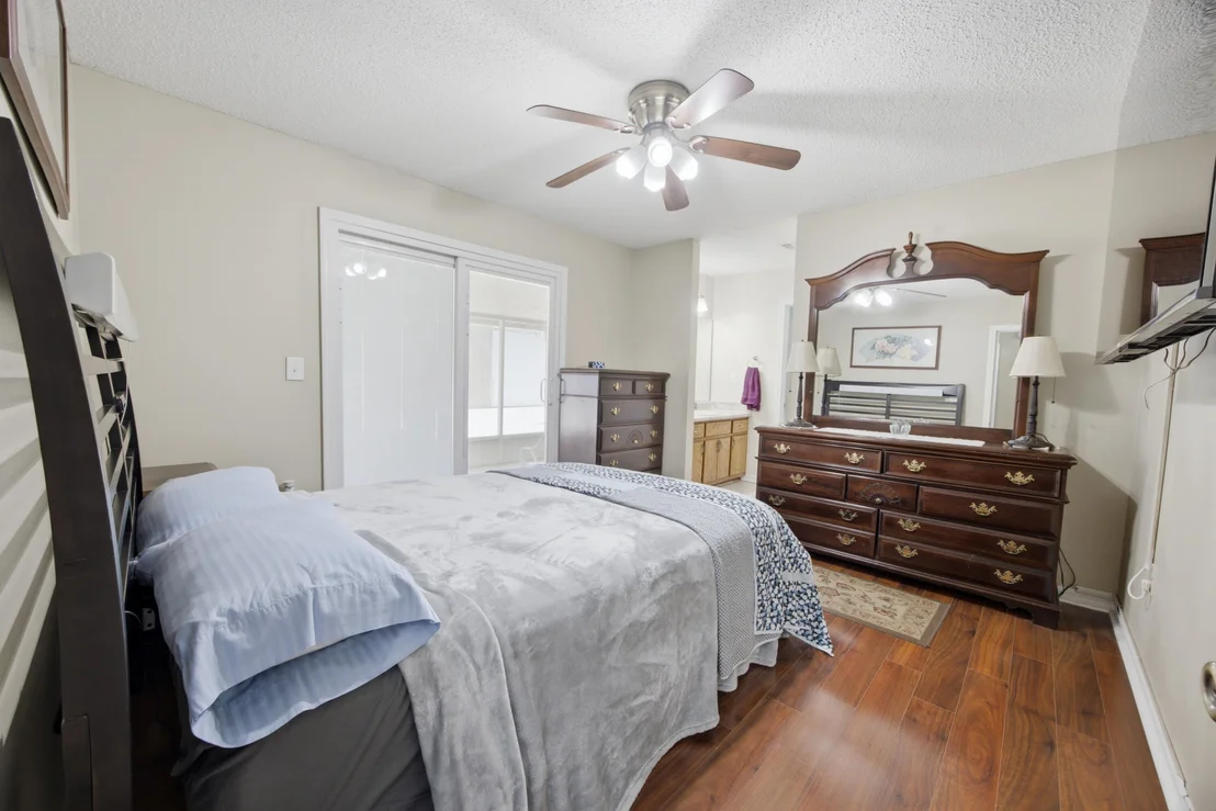 Photo of 220 W Walker Circle