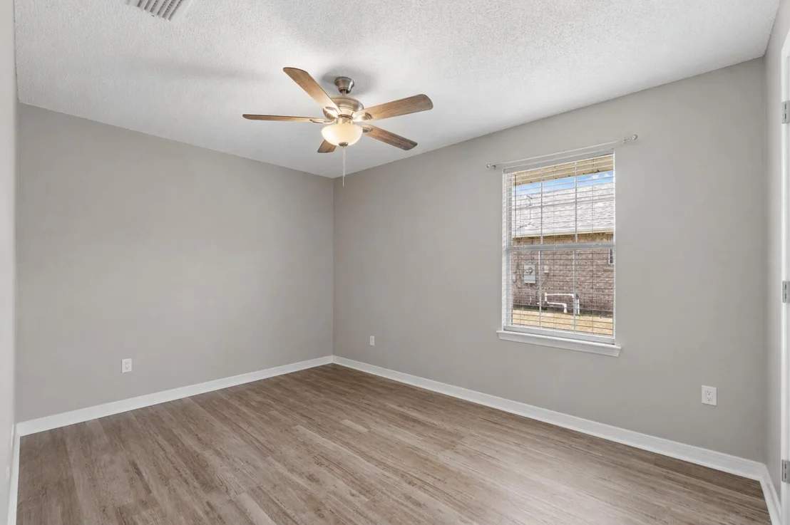Photo of 2035 Alfred Boulevard