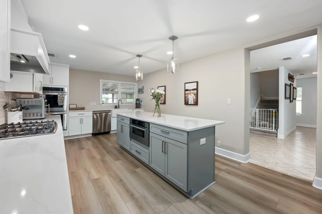 Photo of 255 Edge Avenue