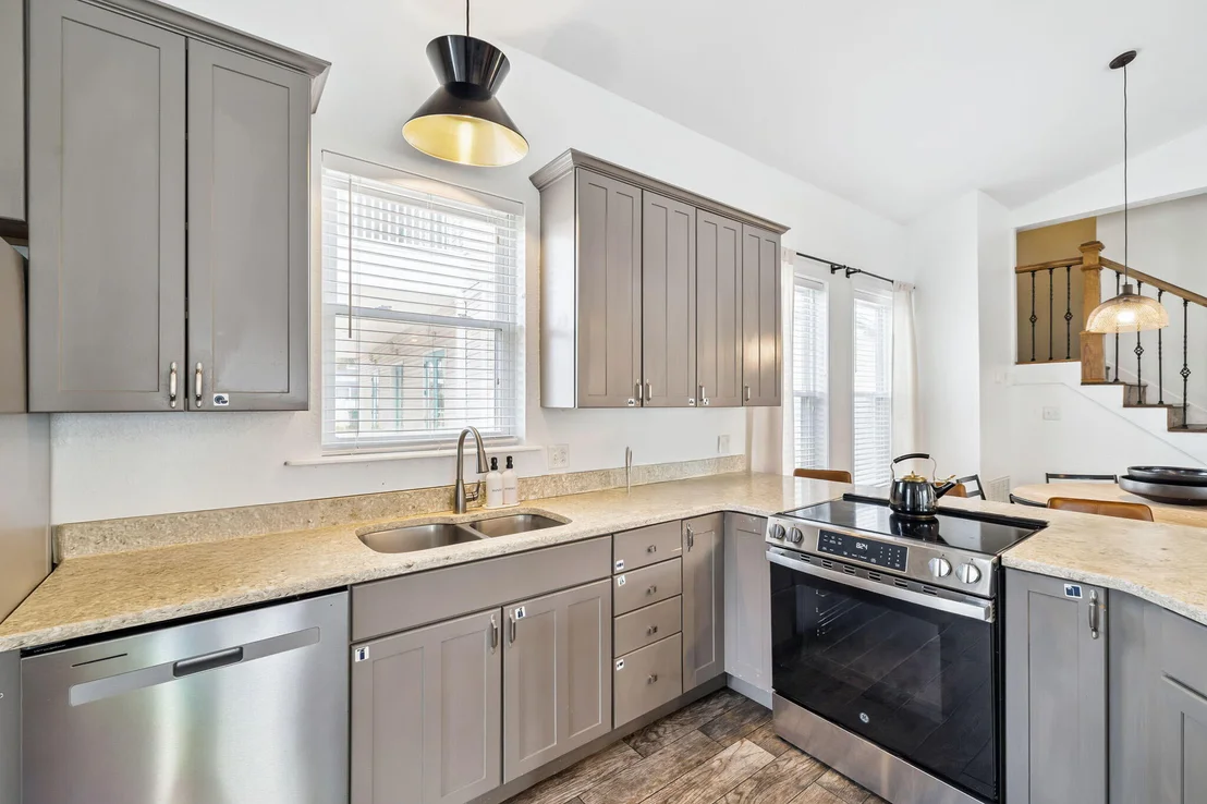 Photo of 4585 Luke Avenue
