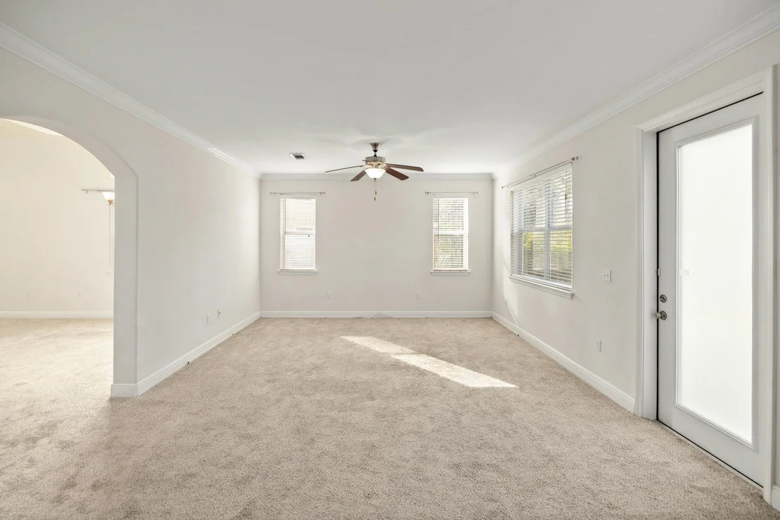 Photo of 876 Solimar Way