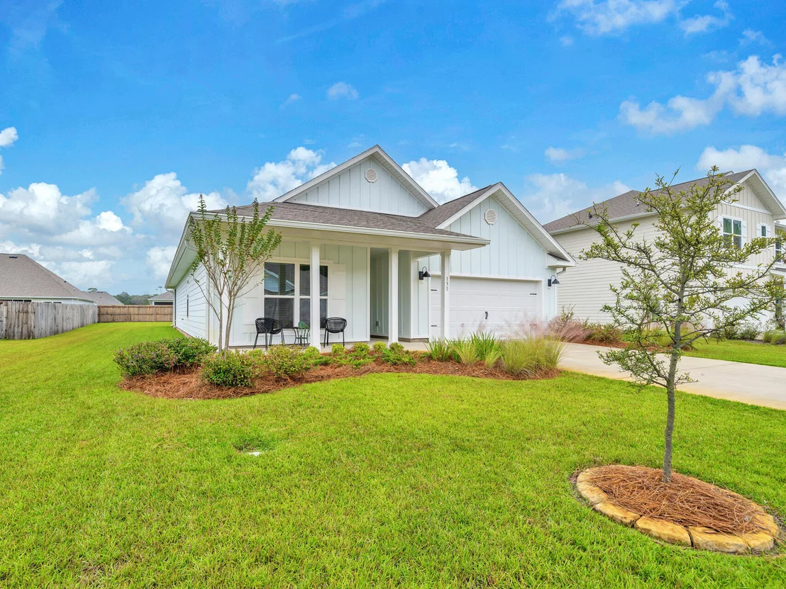 Photo of 131 W Oak Trees Lane