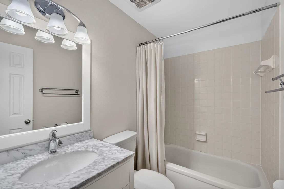 Photo of 485 W Linkside Place