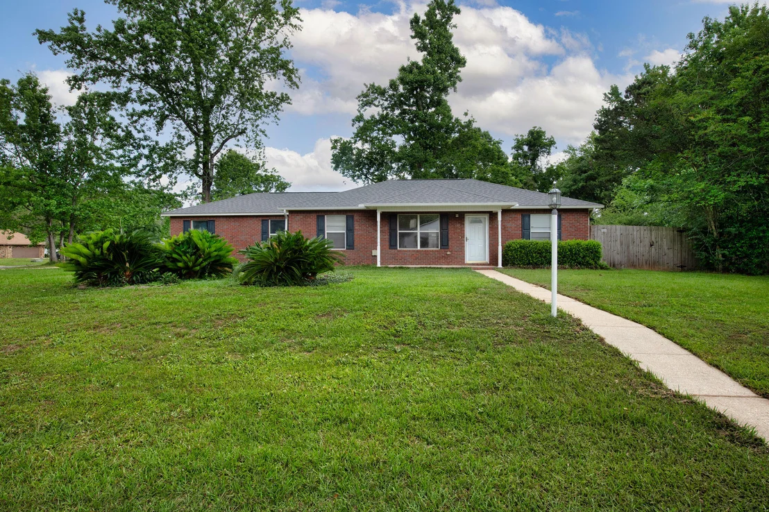 Photo of 121 Dogwood Lane