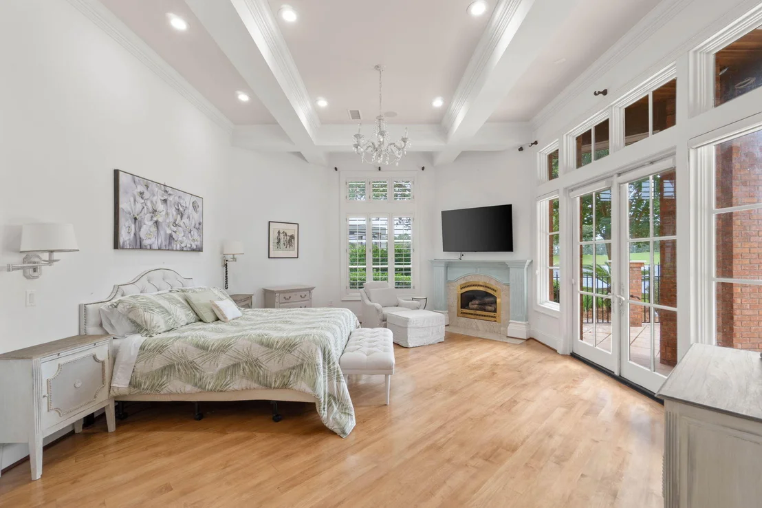 Photo of 4350 Stonebridge Road
