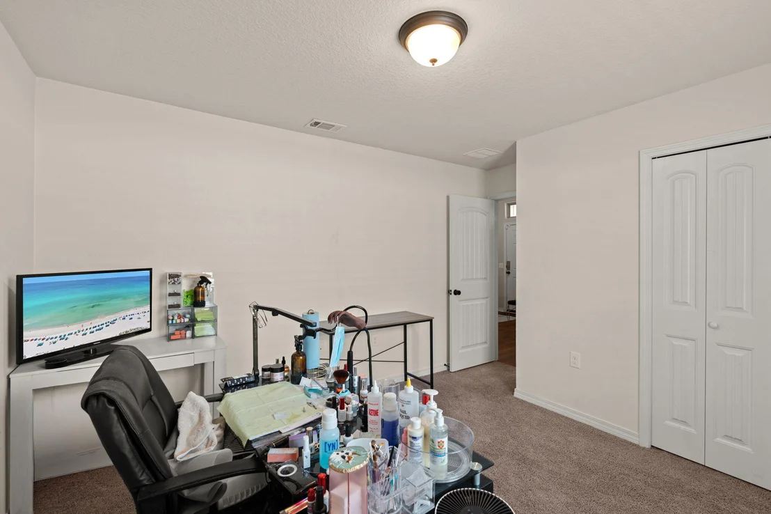Photo of 124 Lillian Way