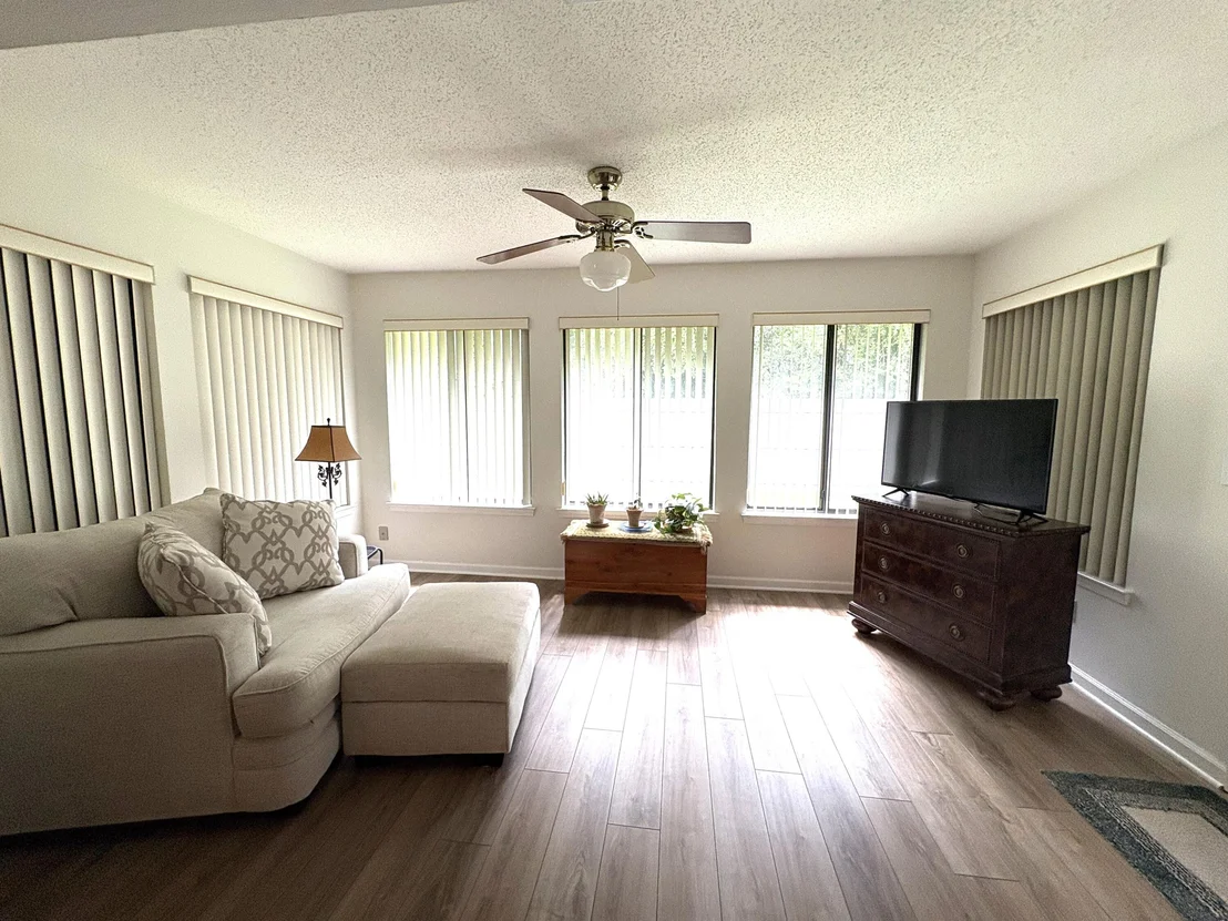 Photo of 110 Poplar Place
