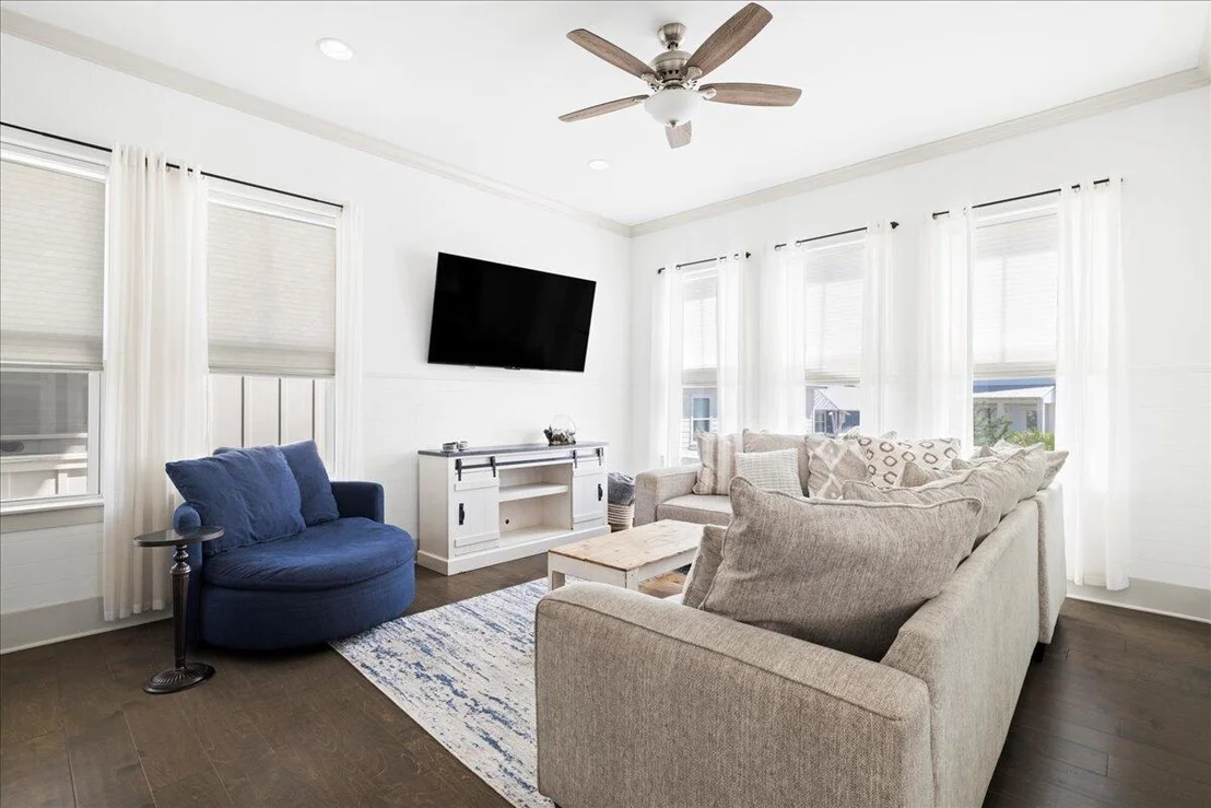 Photo of 275 Gulfview Circle