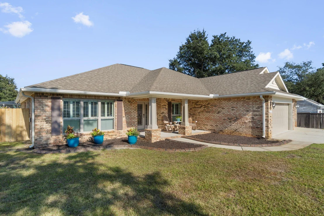 Photo of 2365 Crescent Road