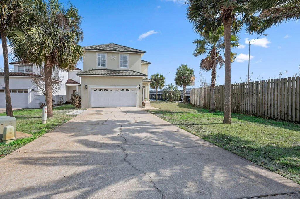 Photo of 901 Lighthouse Road