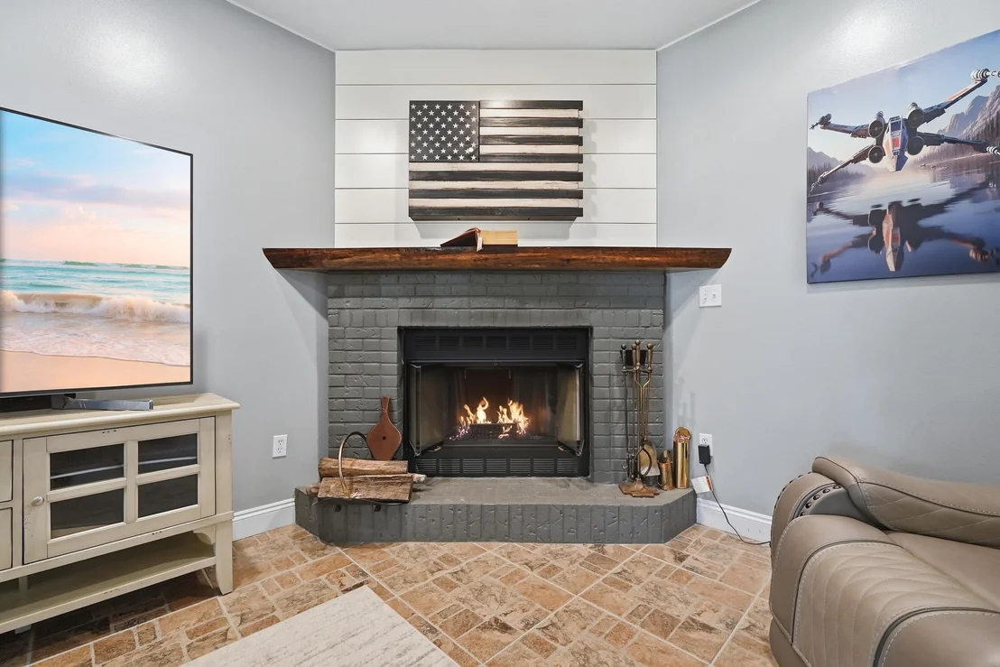 Photo of 4063 Lakeview Drive