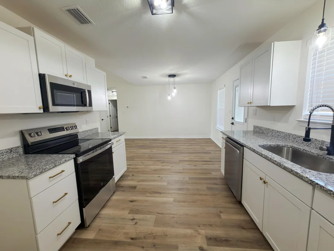 Photo of 6121 Robin Road