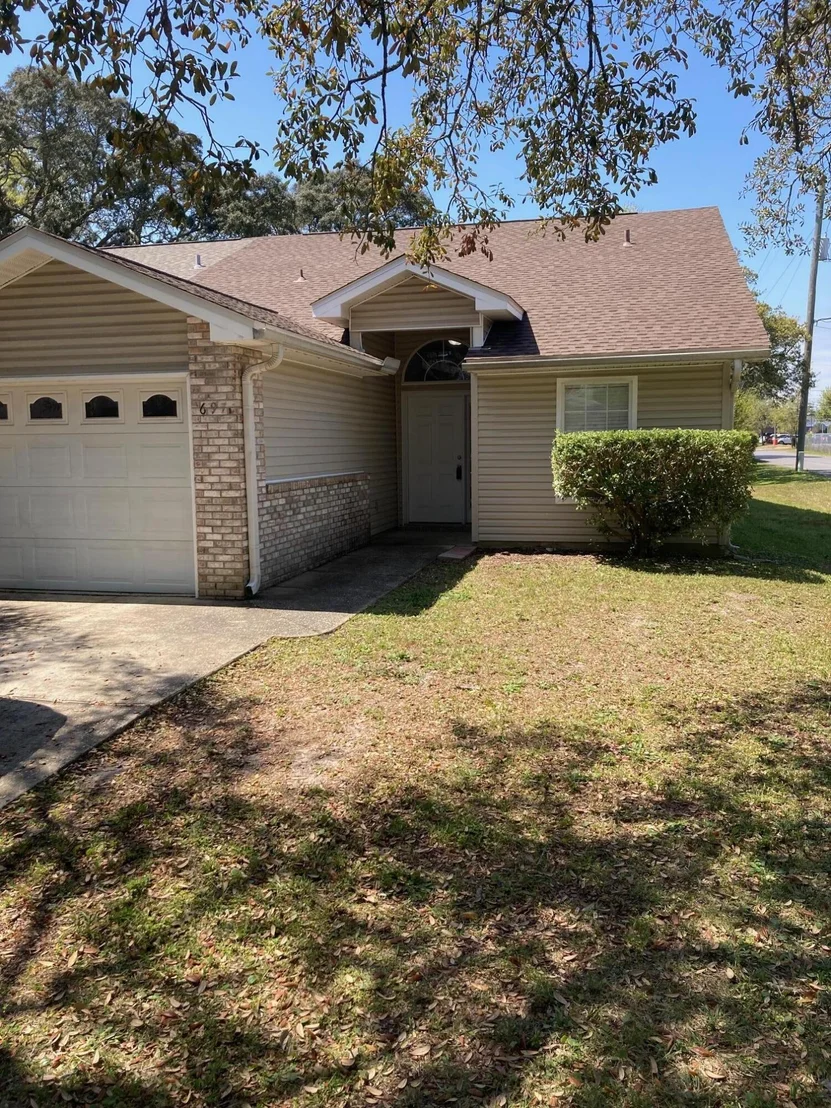 Photo of 697 Ferguson Drive