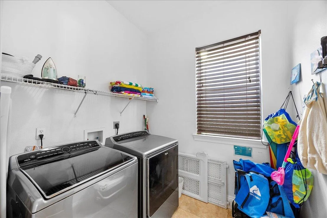 Photo of 210 W. Grand Key