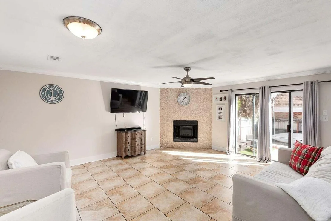 Photo of 718 Legion Drive