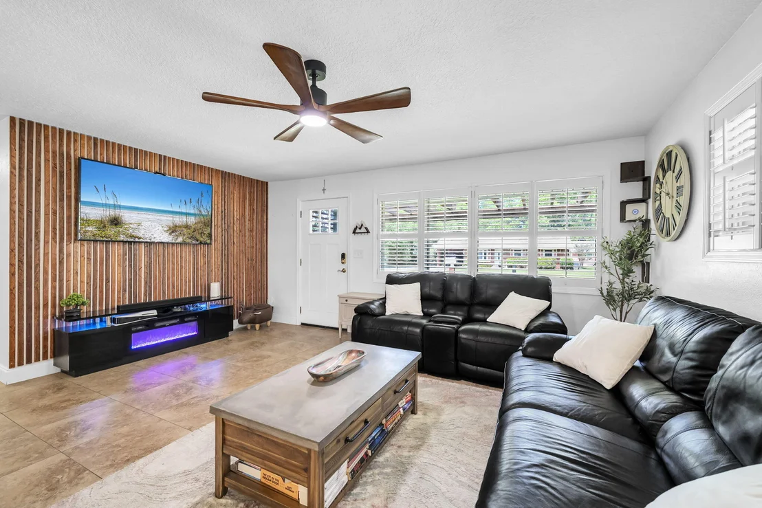 Photo of 59 NE Oregon Drive