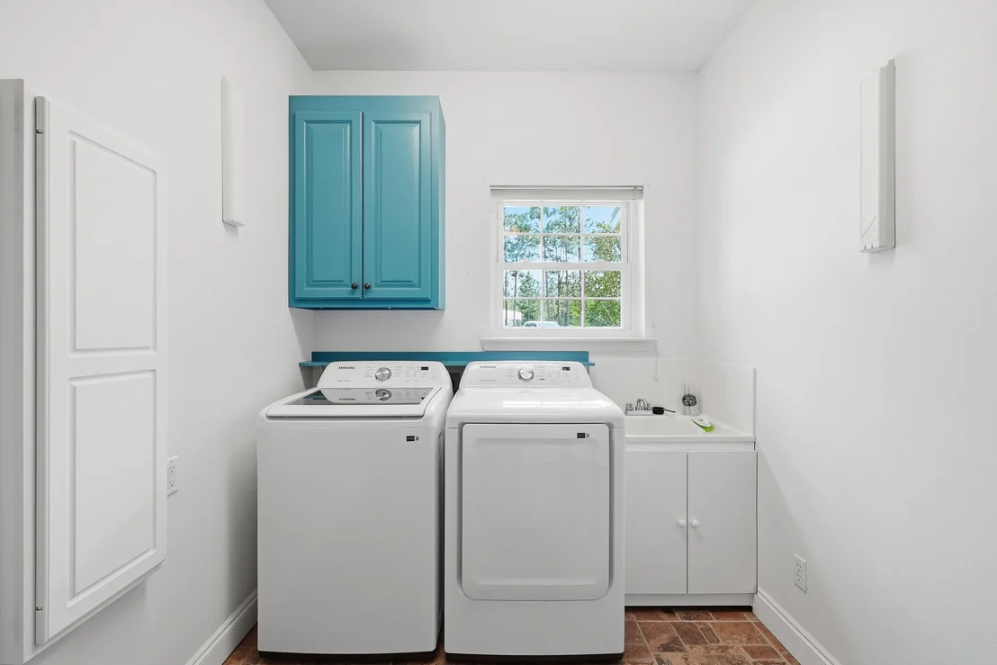 Photo of 4063 Lakeview Drive