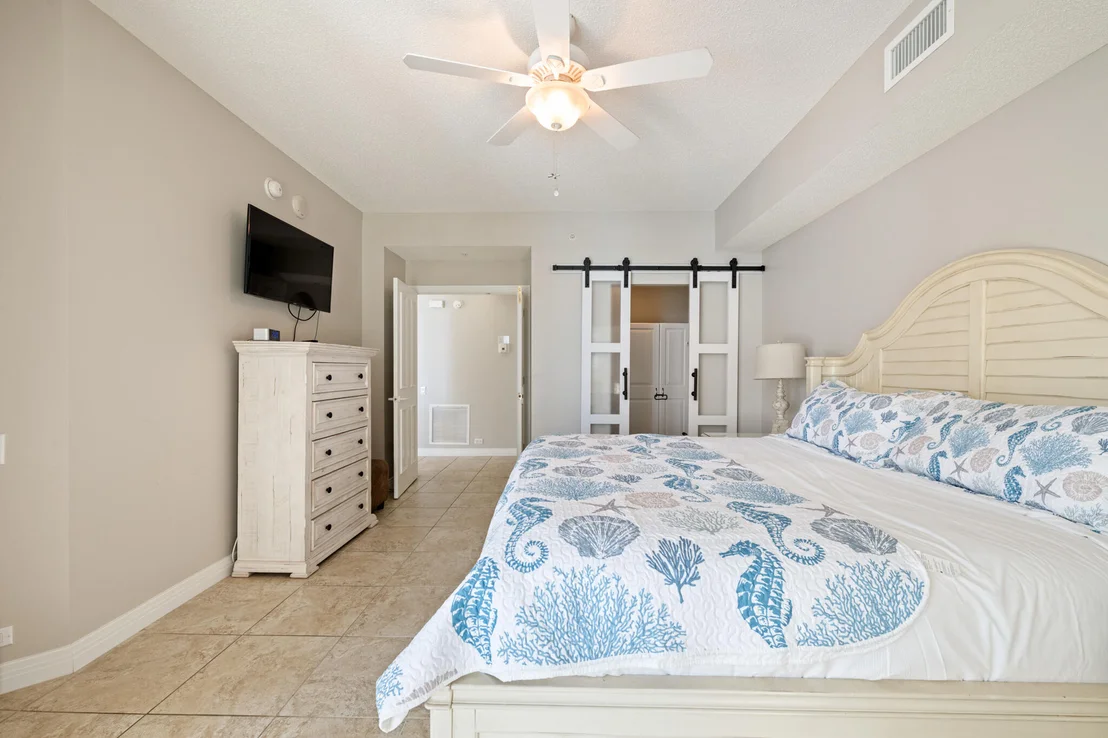 Photo of Unit PH2E at 8501 Gulf Boulevard