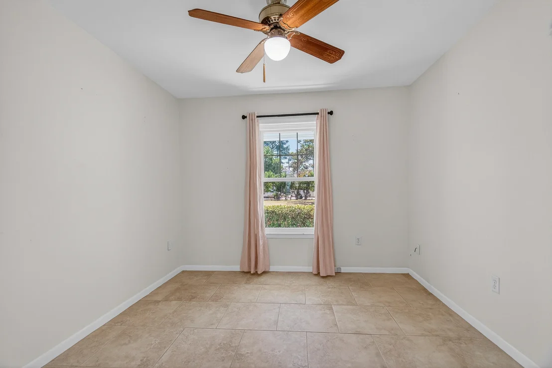 Photo of 186 Bayshore Drive