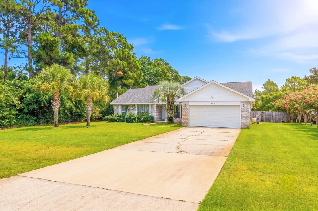 Photo of 2016 Candlewood Drive
