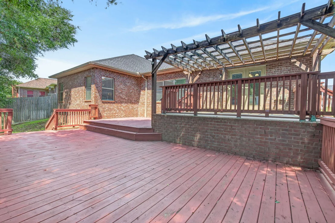 Photo of 143 Crab Apple Avenue