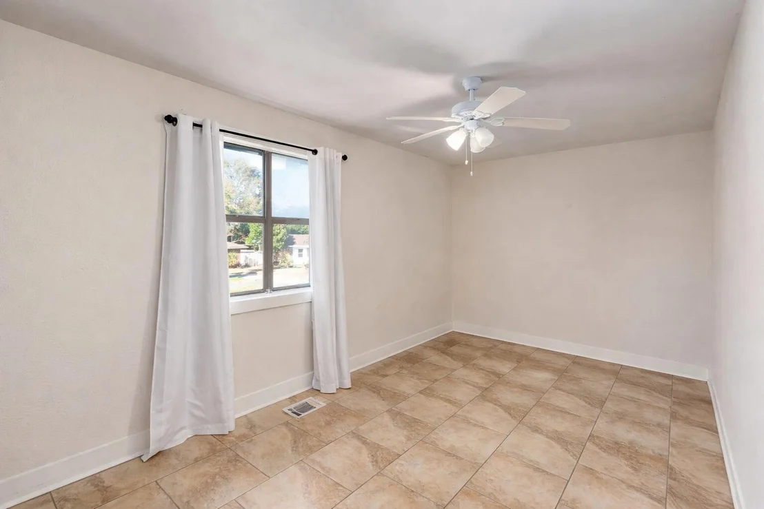 Photo of 718 Legion Drive