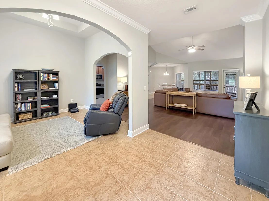 Photo of 616 Red Fern Road