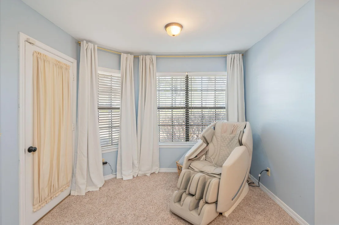 Photo of 1395 Windward Lane
