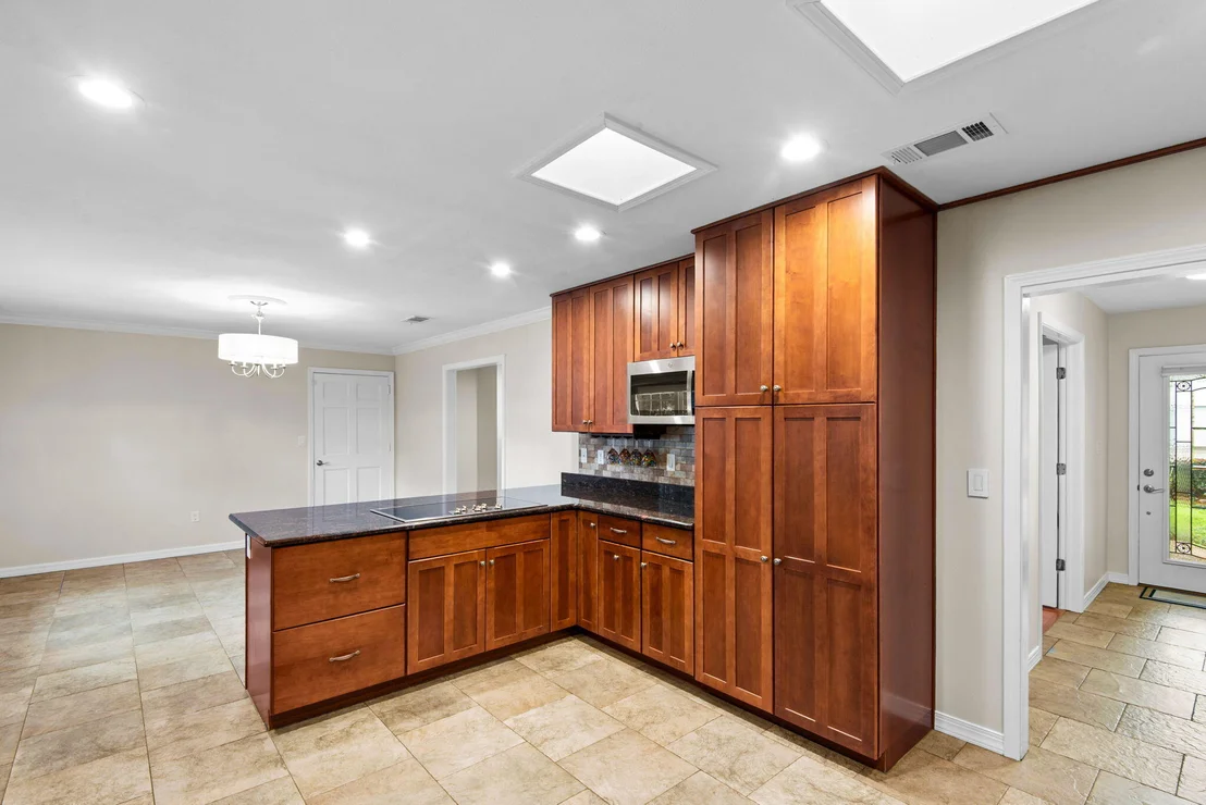 Photo of 5 Maple Avenue
