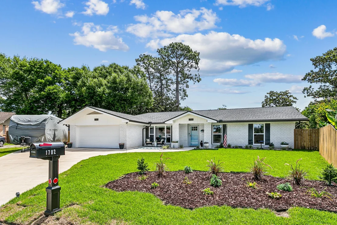 Photo of 1702 Green Palm Circle