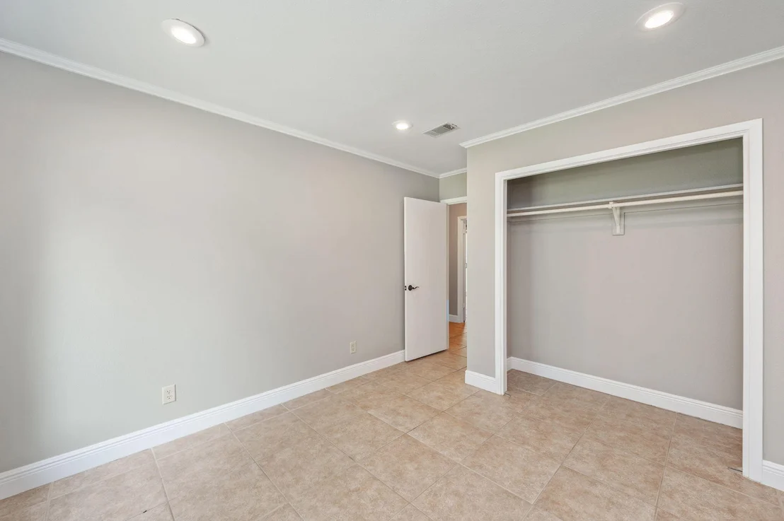 Photo of 1732 Bayshore Drive