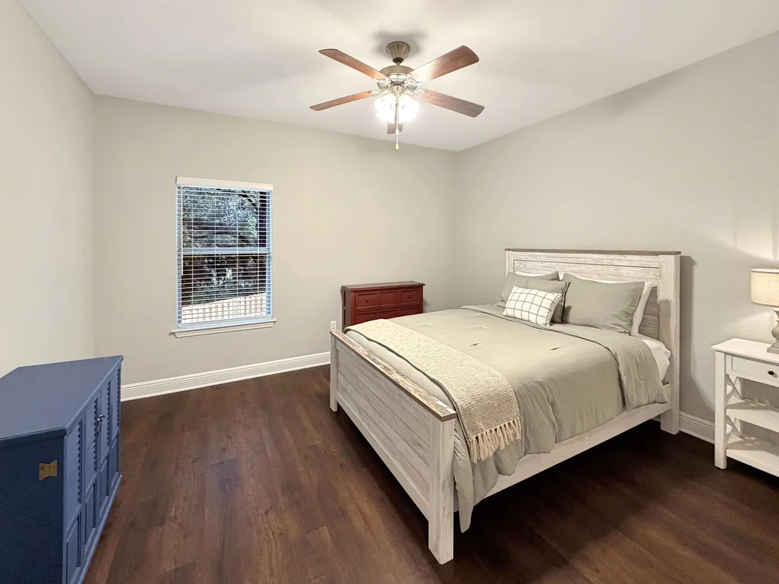 Photo of 616 Red Fern Road