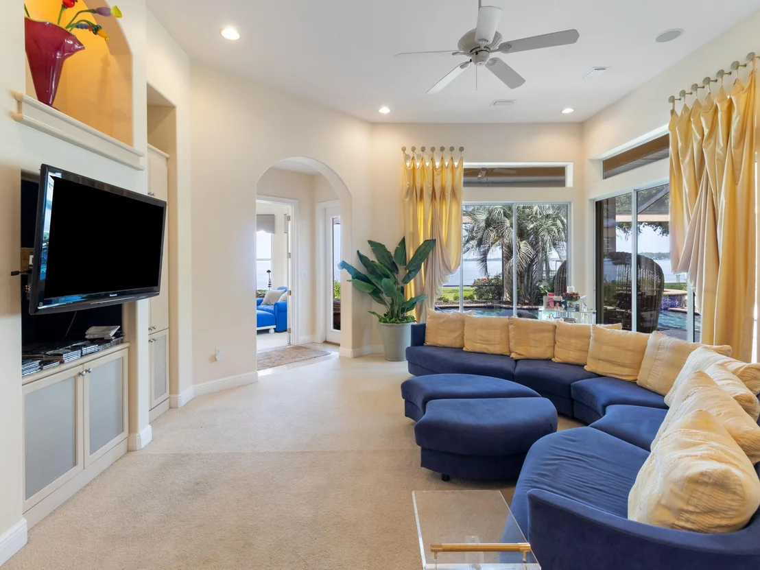 Photo of 923 Lido Circle