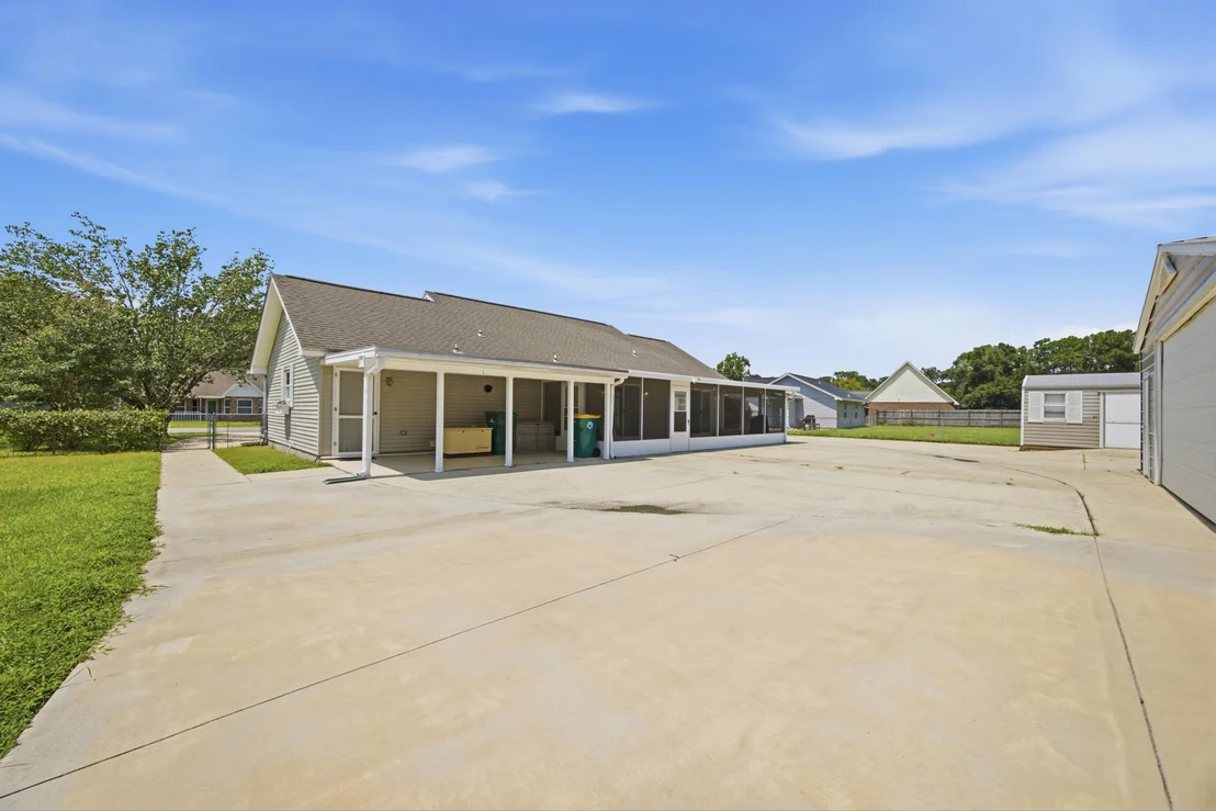Photo of 220 W Walker Circle