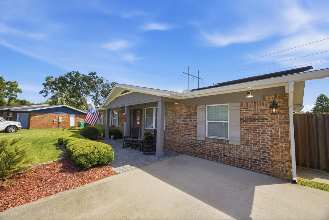 Photo of 325 Echo Circle