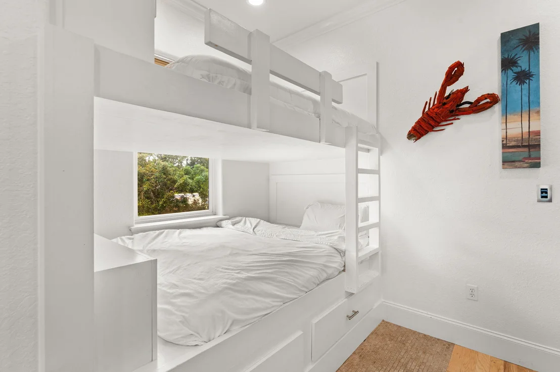 Photo of 4598 Paradise Isle