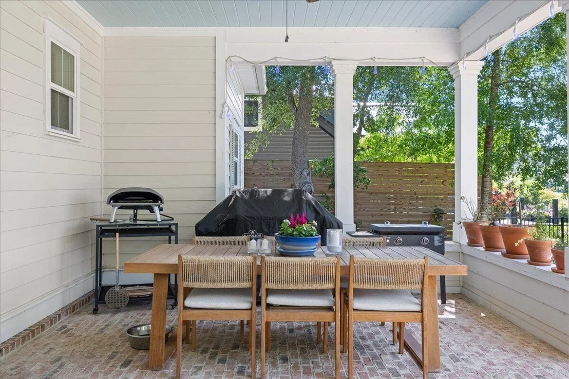 Photo of 103 W Bayou Forest Drive
