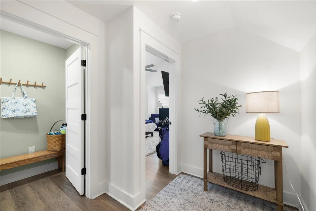 Photo of 103 W Bayou Forest Drive
