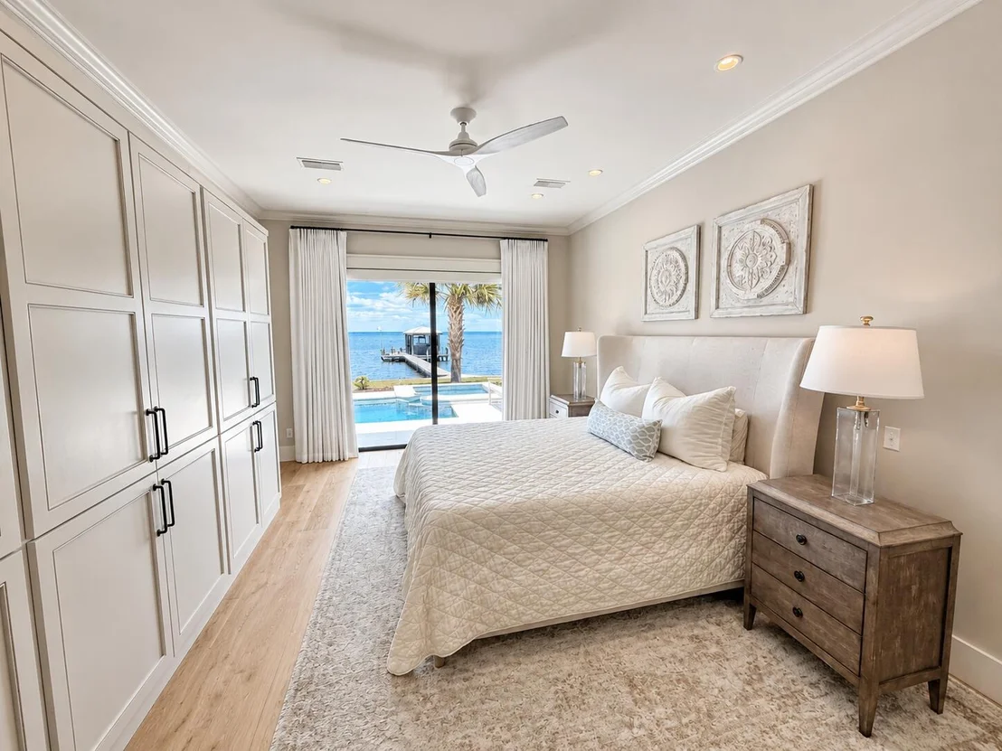 Photo of 932 Shore Drive