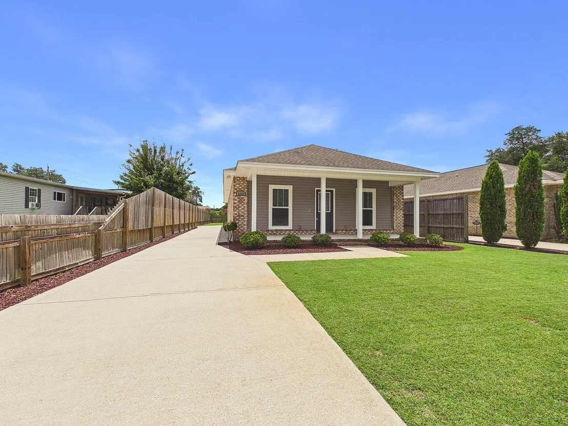 Photo of 4606 Range Road