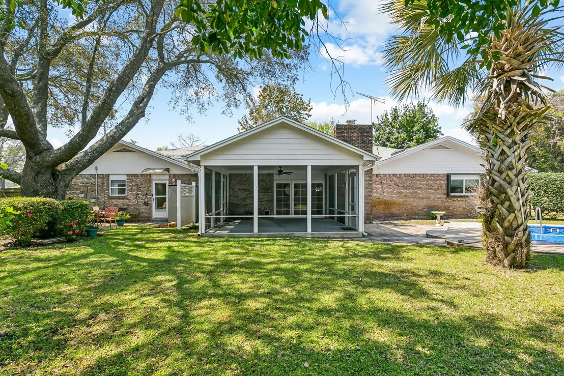 Photo of 424 Dracena Way