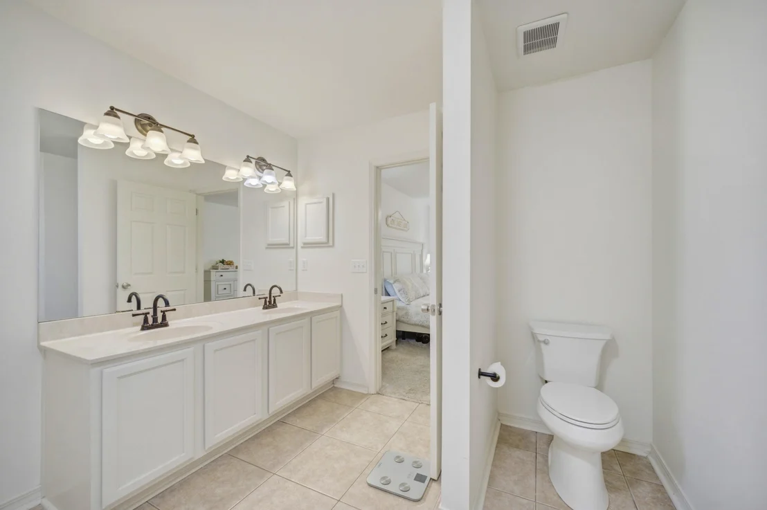 Photo of 346 Louise Circle