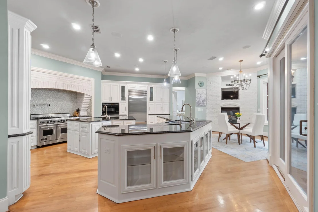 Photo of 4350 Stonebridge Road