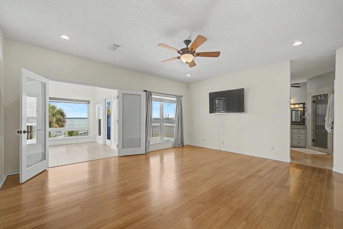 Photo of 4501 Bayside Drive