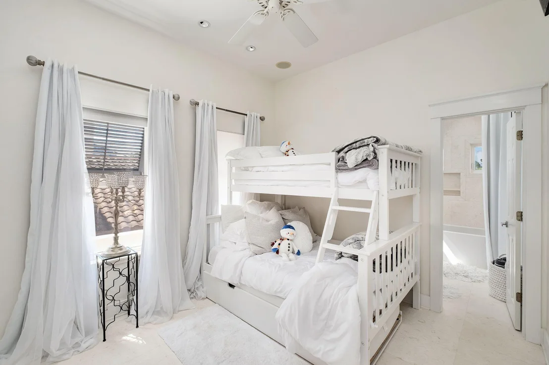 Photo of 50 White Cliffs Drive