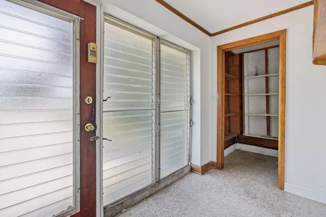 Photo of 855 N Pearl Street