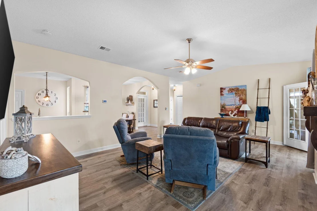 Photo of 180 Bonaire Boulevard