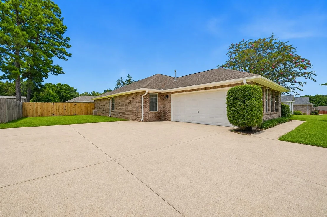 Photo of 5925 Wind Trace Road