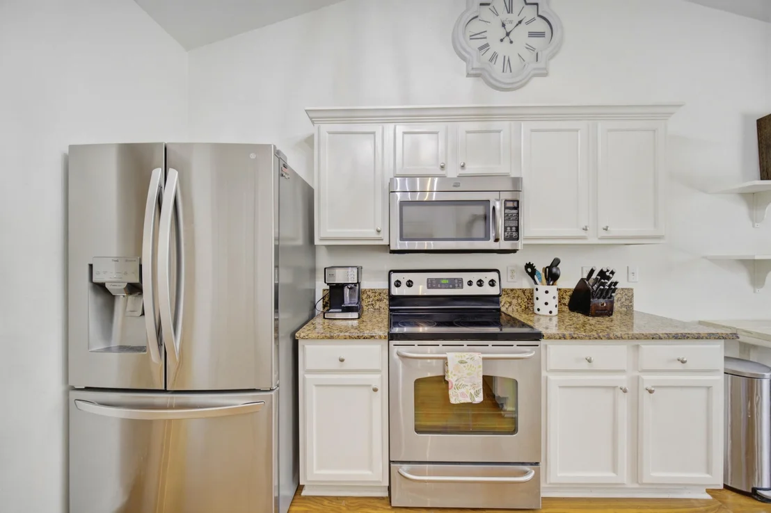Photo of 346 Louise Circle